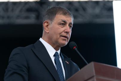 İzmir Büyükşehir Belediye Başkanı Cemil Tugay, CHP'den istifa etti