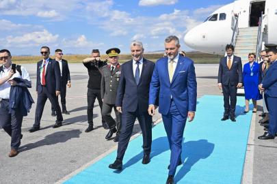 Bakan Bolat, Ankara'ya gelen bazı konuk liderleri karşıladı