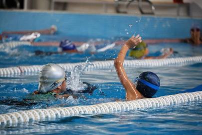 Bodrum'da ücretsiz yüzme kursları devam ediyor