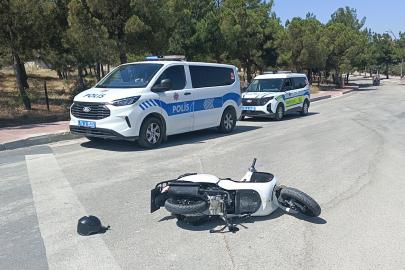 Otomobille çarpışan motosikletli yaralandı