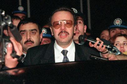 Eski Ulaştırma Bakanı Arif Ahmet Denizolgun'un mezarı açıldı